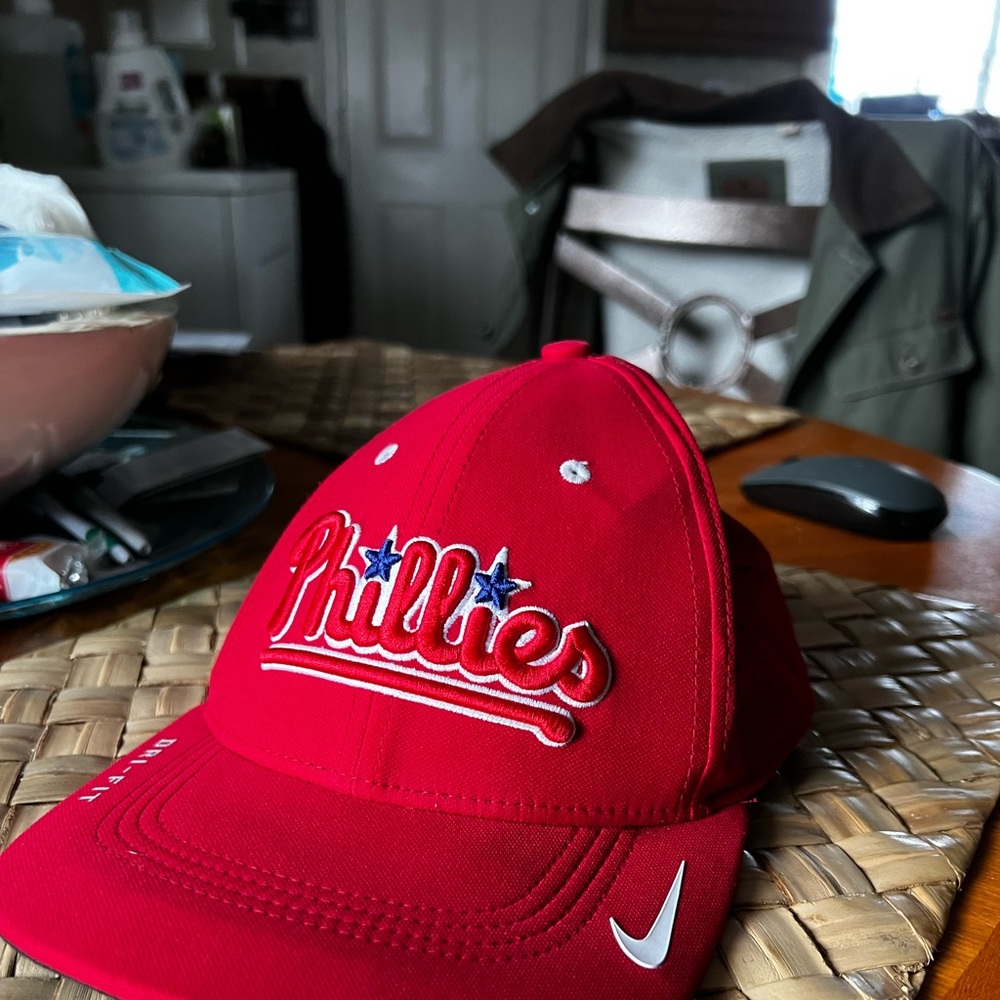 Nike Dri-Fit Phillies hat